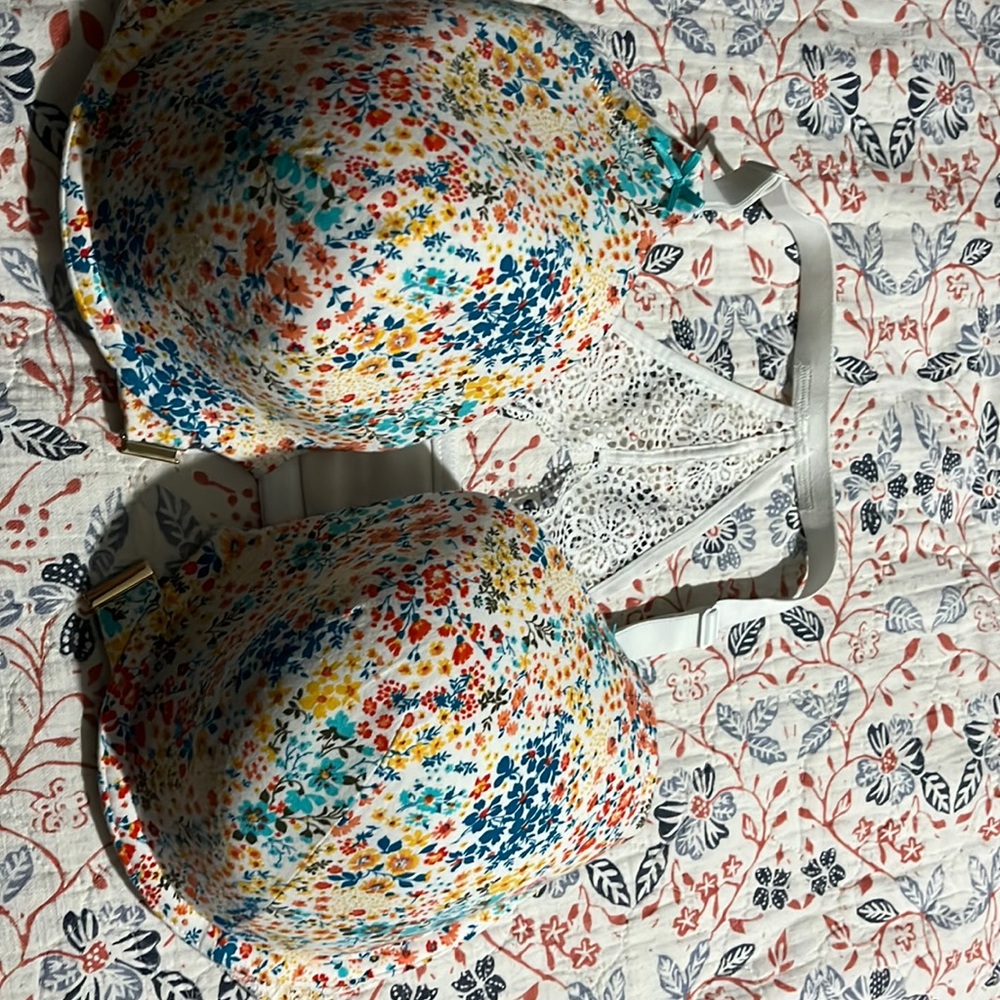 Woman’s T-shirt bra not new no tags size 40F